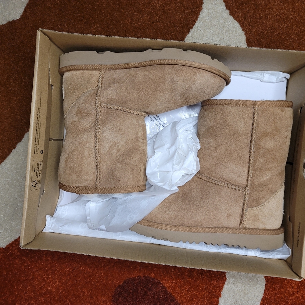 UGG BOOTS kids size 1
